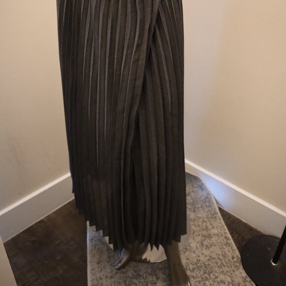 Brunello Cucinelli Charcoal Gray Pleated Skirt Wool Blend Slit Size 6 NWT $1,845 - Picture 4 of 9